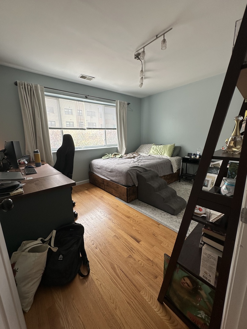 5953 N Kenmore Avenue 101 Property Photo 11