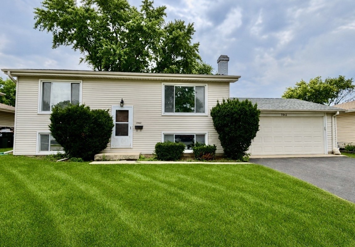 7043 Hemlock Street Property Photo 1