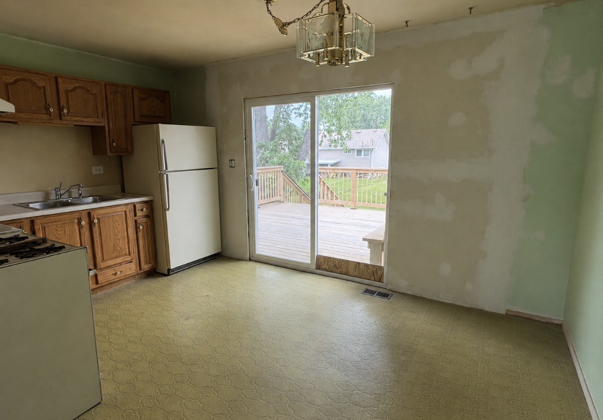 7043 Hemlock Street Property Photo 4