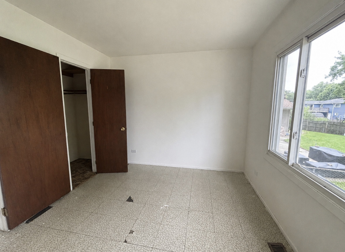 7043 Hemlock Street Property Photo 5