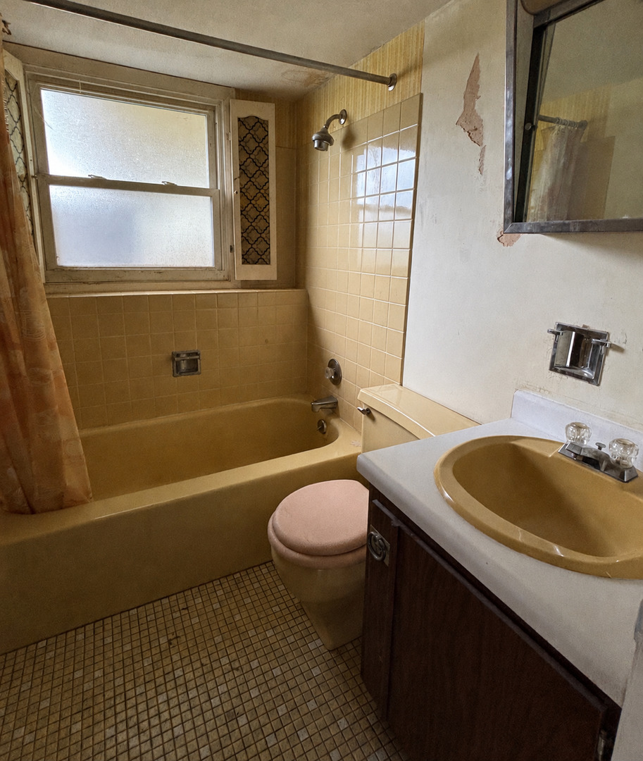 7043 Hemlock Street Property Photo 12