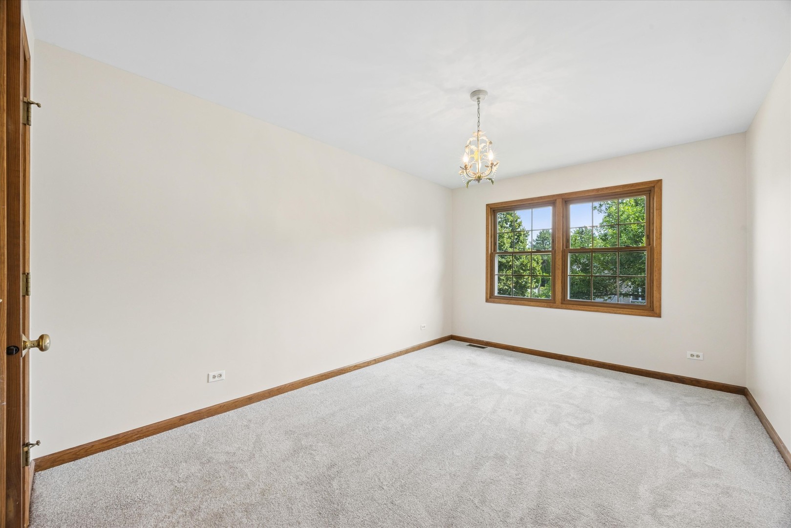 1524 Fieldcrest Drive Property Photo 24
