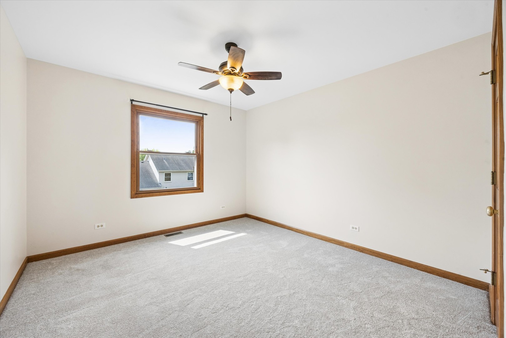 1524 Fieldcrest Drive Property Photo 27