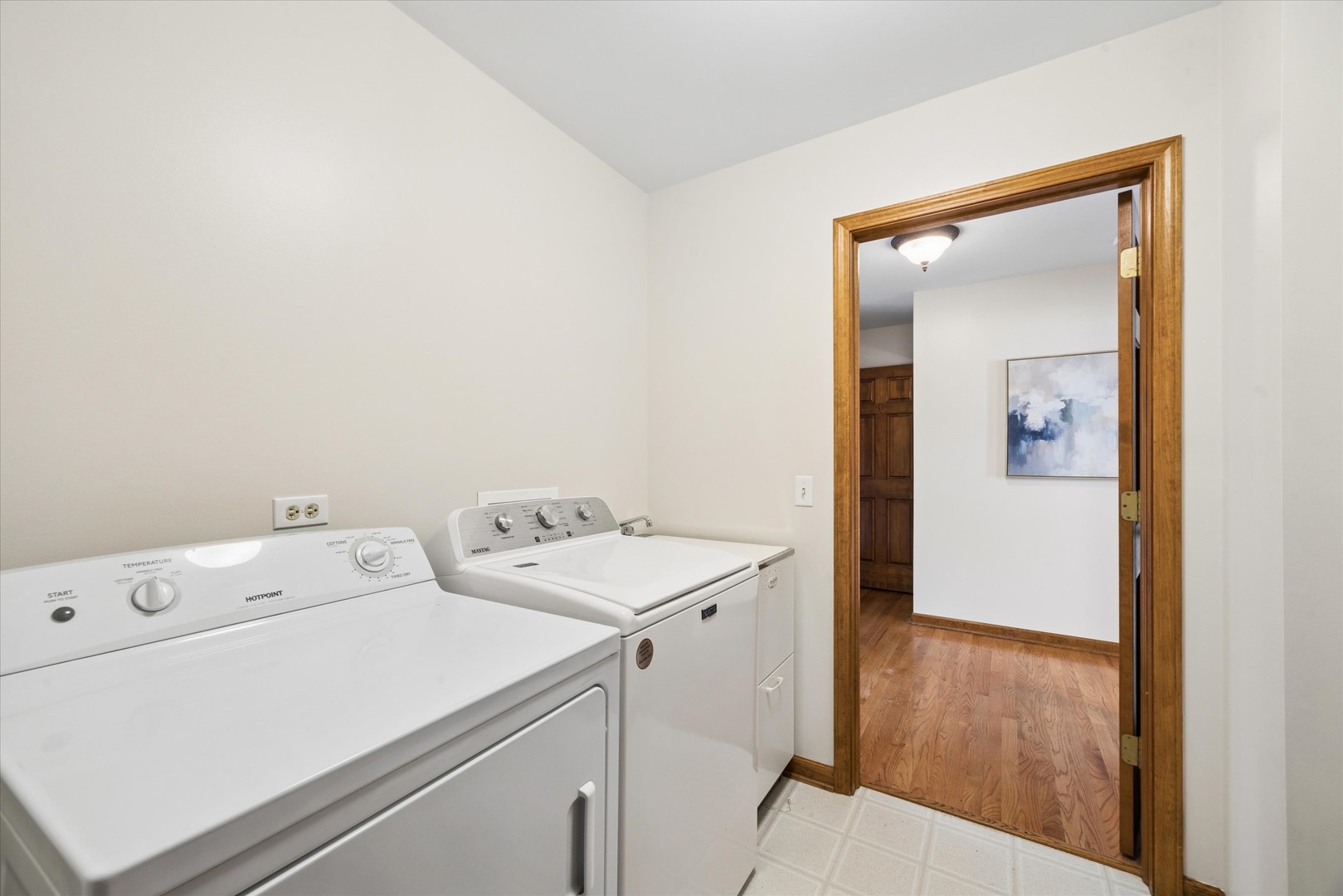 1524 Fieldcrest Drive Property Photo 28