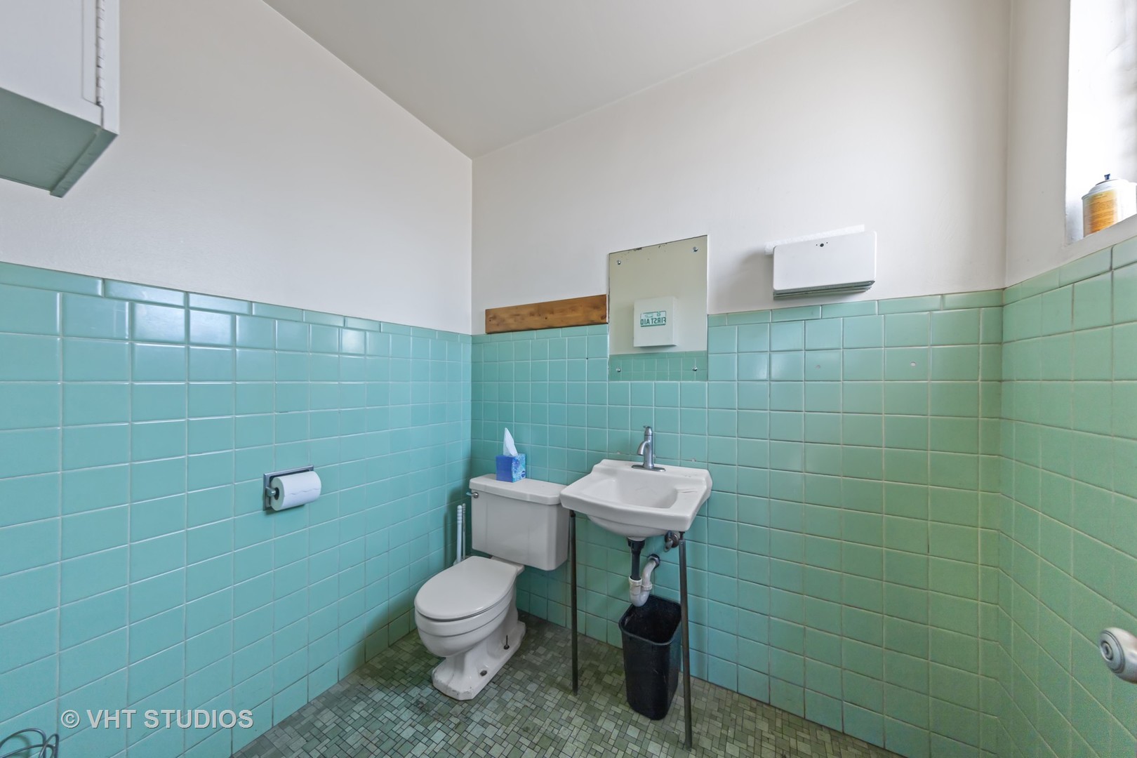 11849 S Pulaski Road Property Photo 9
