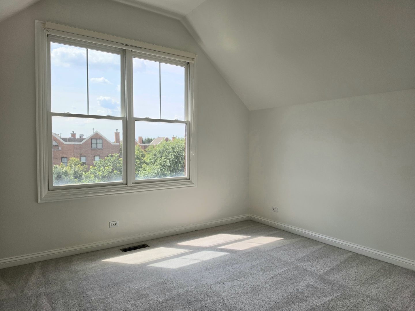 2085 Valor Court Property Photo 29