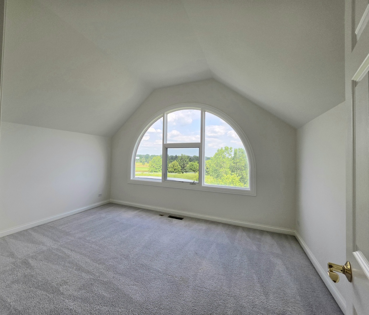 2085 Valor Court Property Photo 31