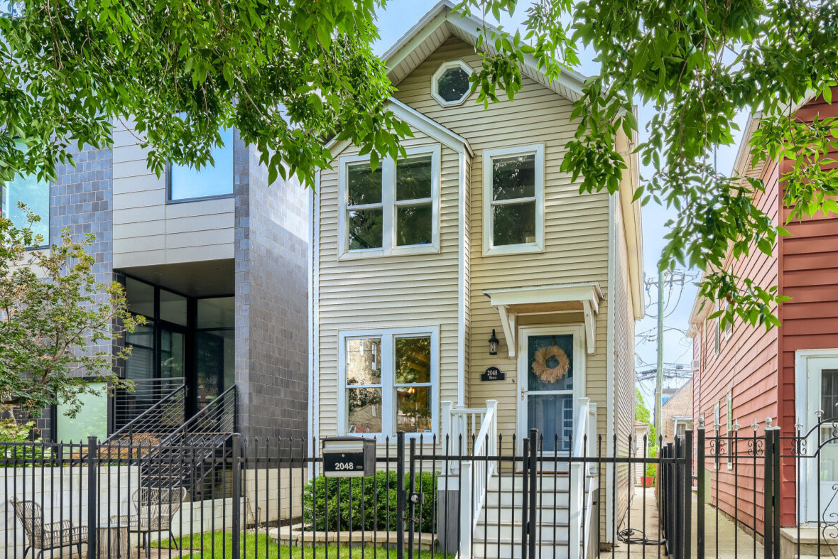 2048 W Huron Street Property Photo 1