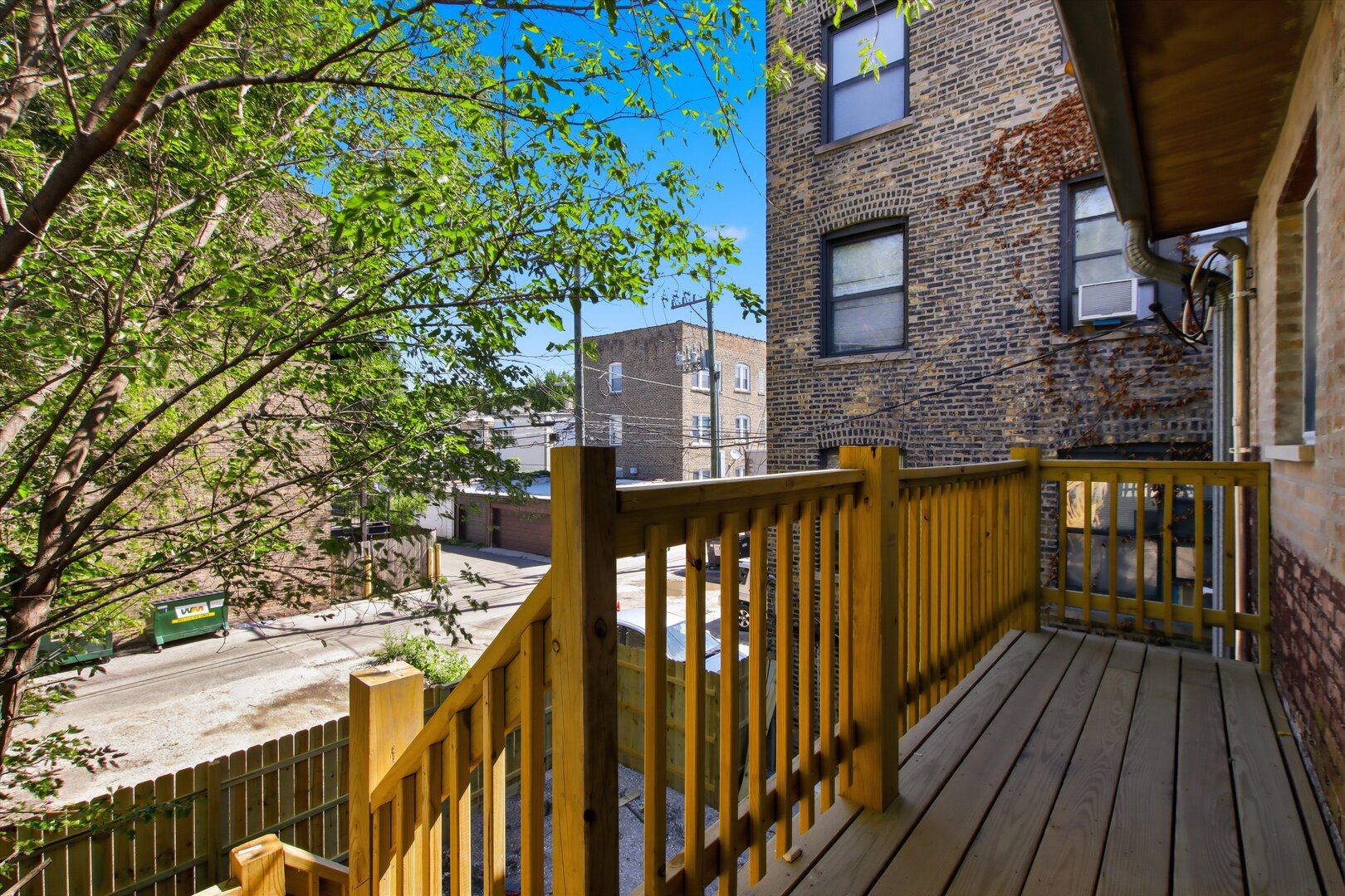 3116 W Montrose Avenue Property Photo 16