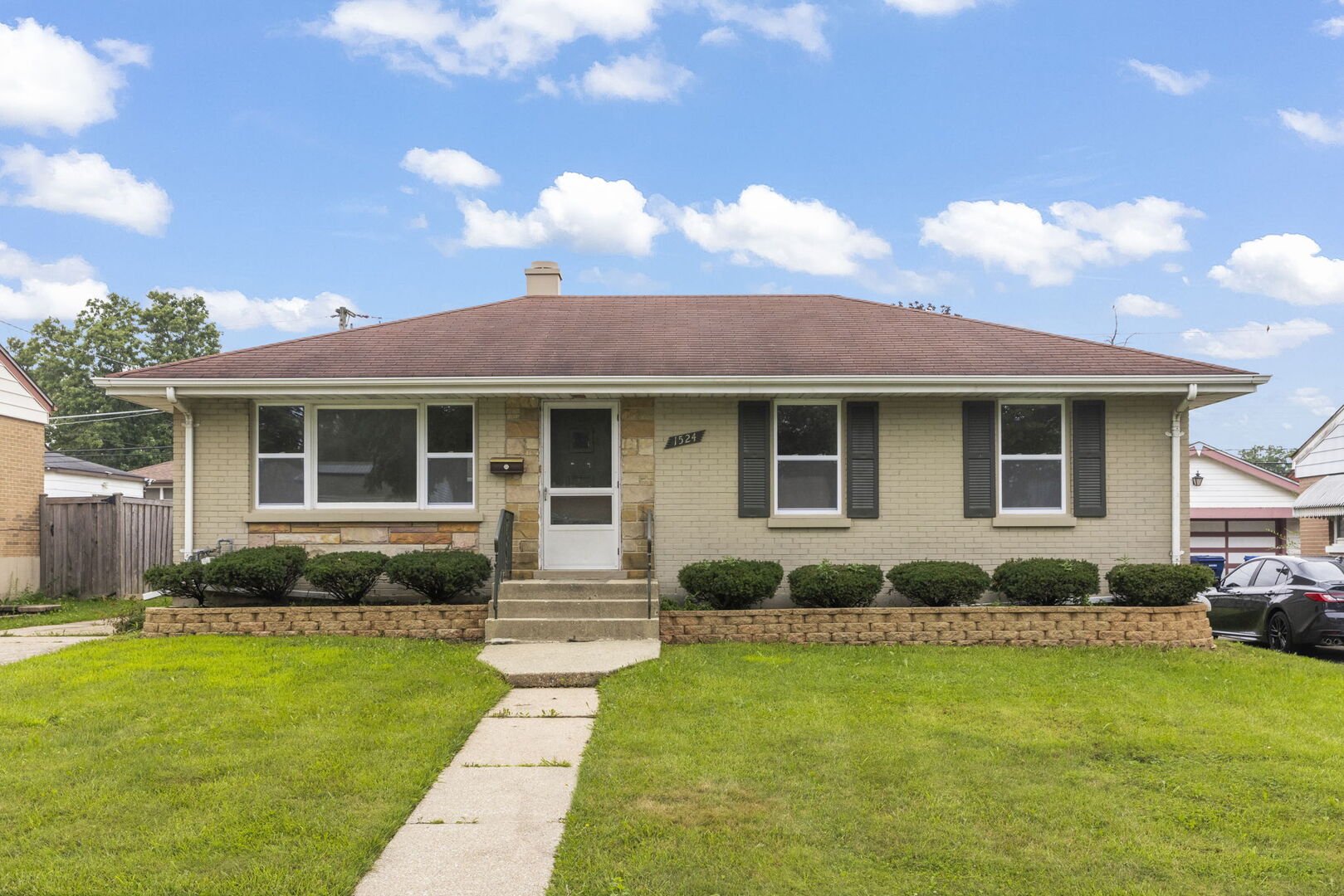 1524 Harding Avenue Property Photo 1