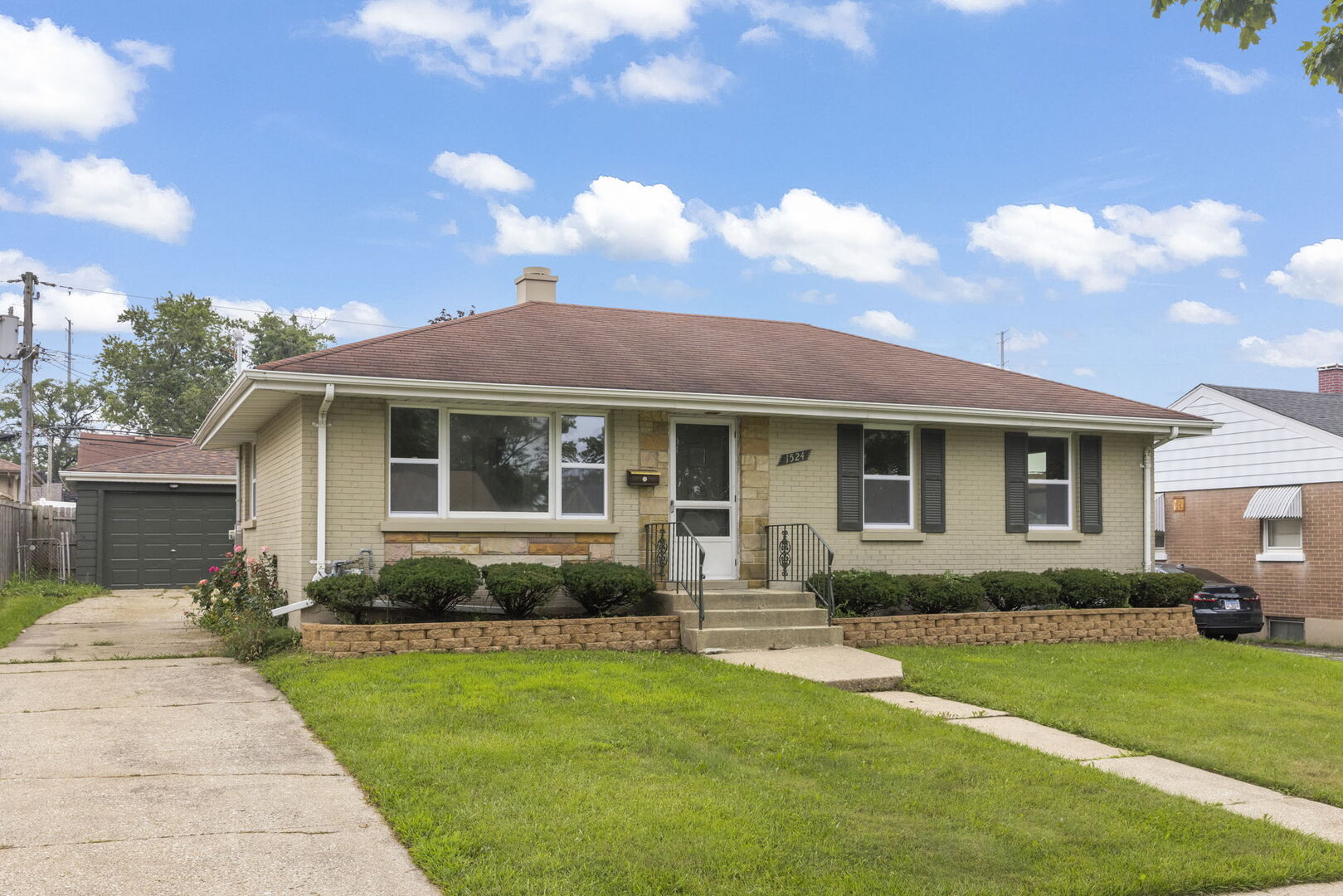 1524 Harding Avenue Property Photo 2