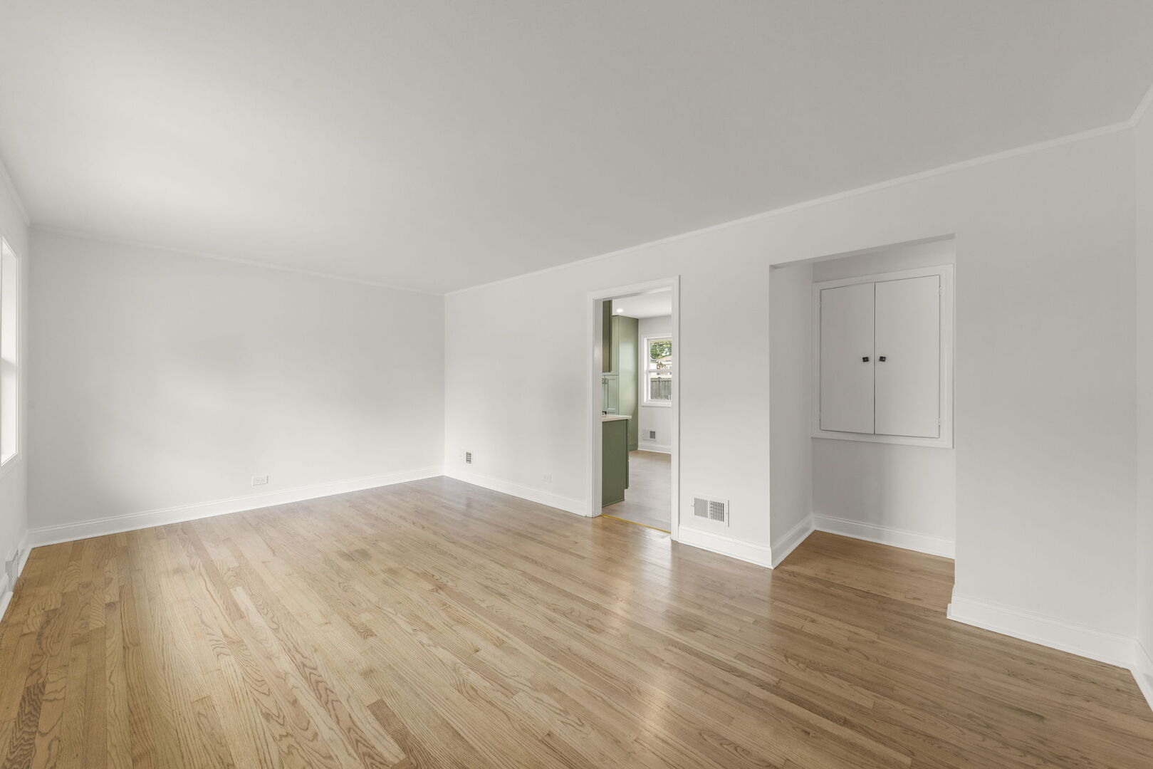 1524 Harding Avenue Property Photo 4