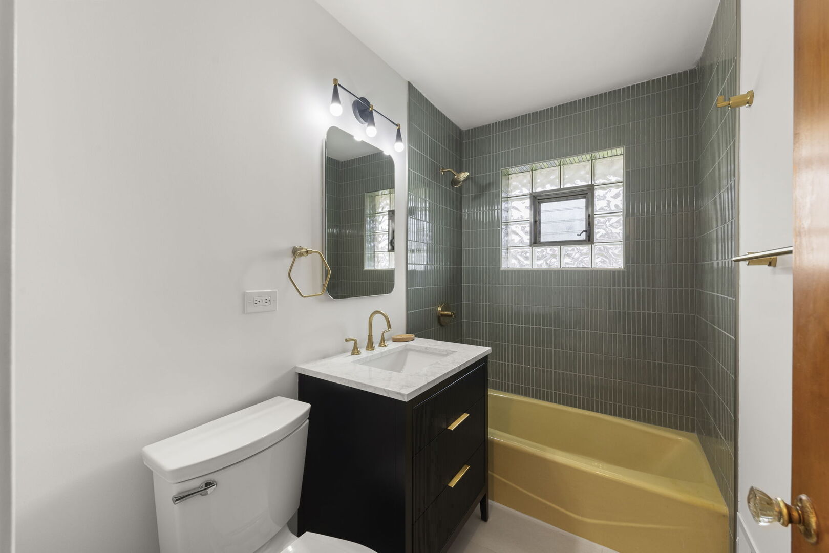 1524 Harding Avenue Property Photo 12