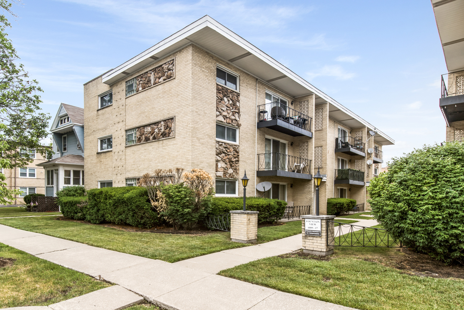 6817 N Olmsted Avenue 201 Property Photo 1