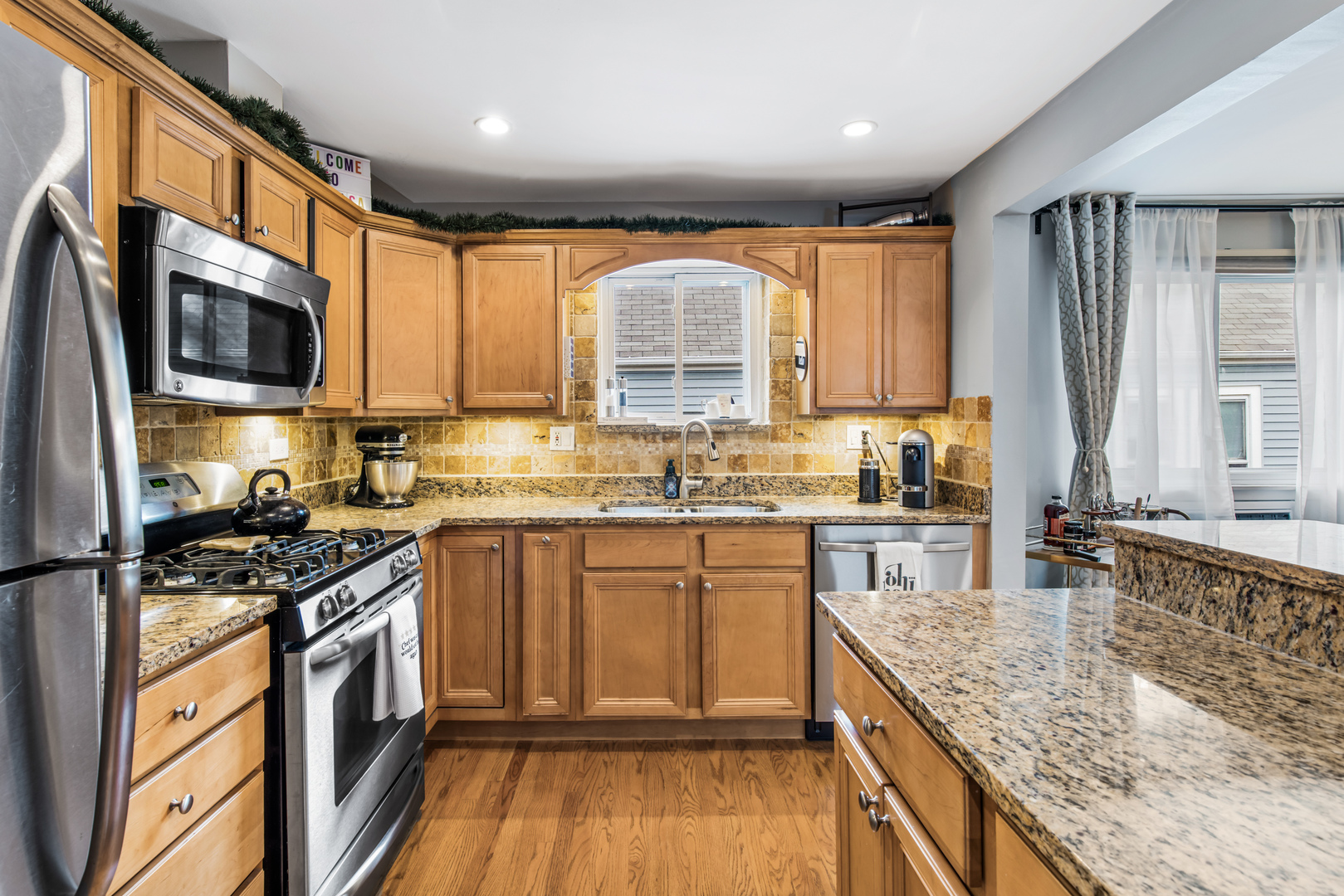 6817 N Olmsted Avenue 201 Property Photo 10