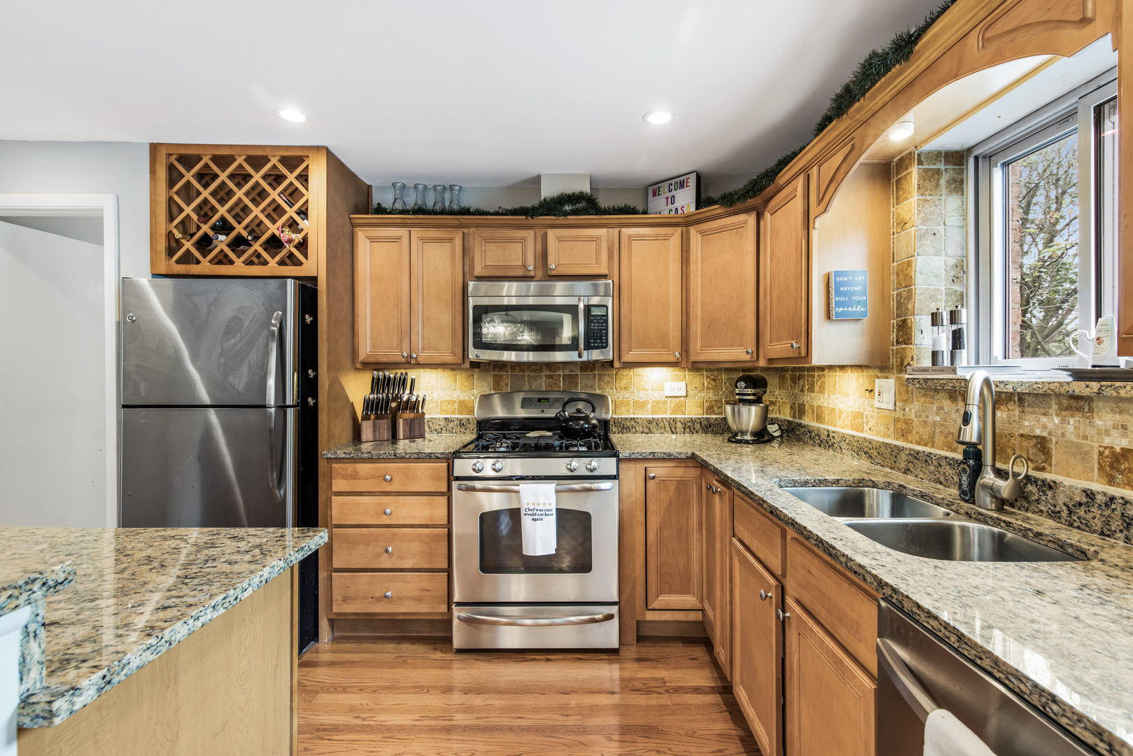 6817 N Olmsted Avenue 201 Property Photo 11