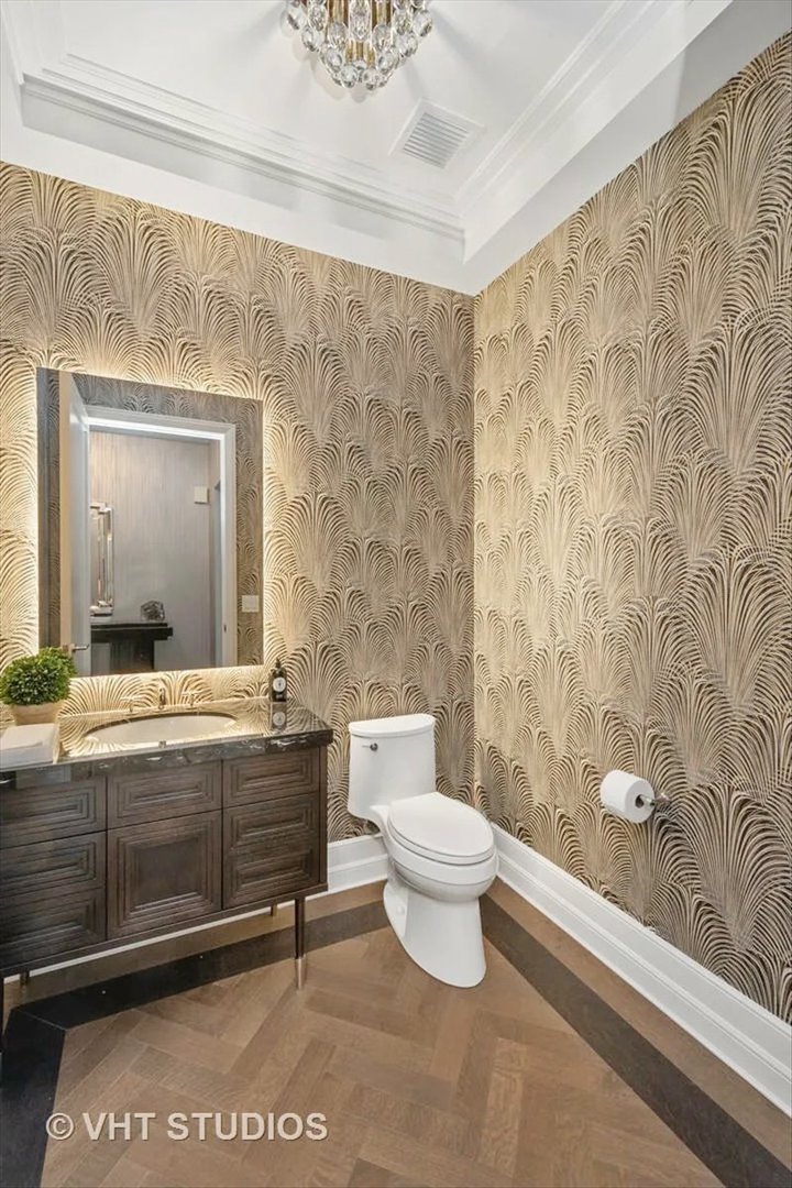 435 N Michigan Avenue 401 Property Photo 5