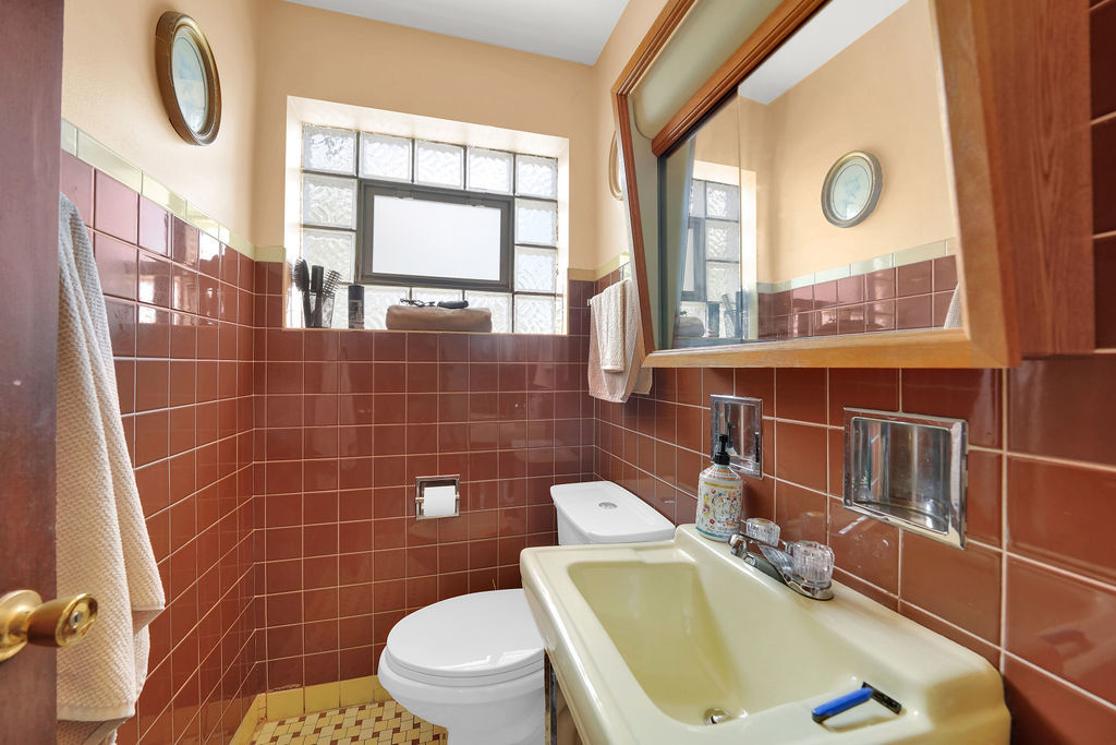 8606 S Kostner Avenue Property Photo 9