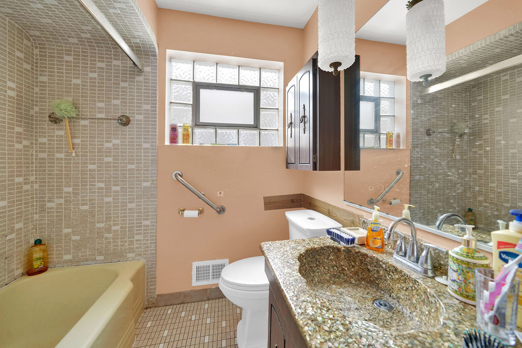 8606 S Kostner Avenue Property Photo 13