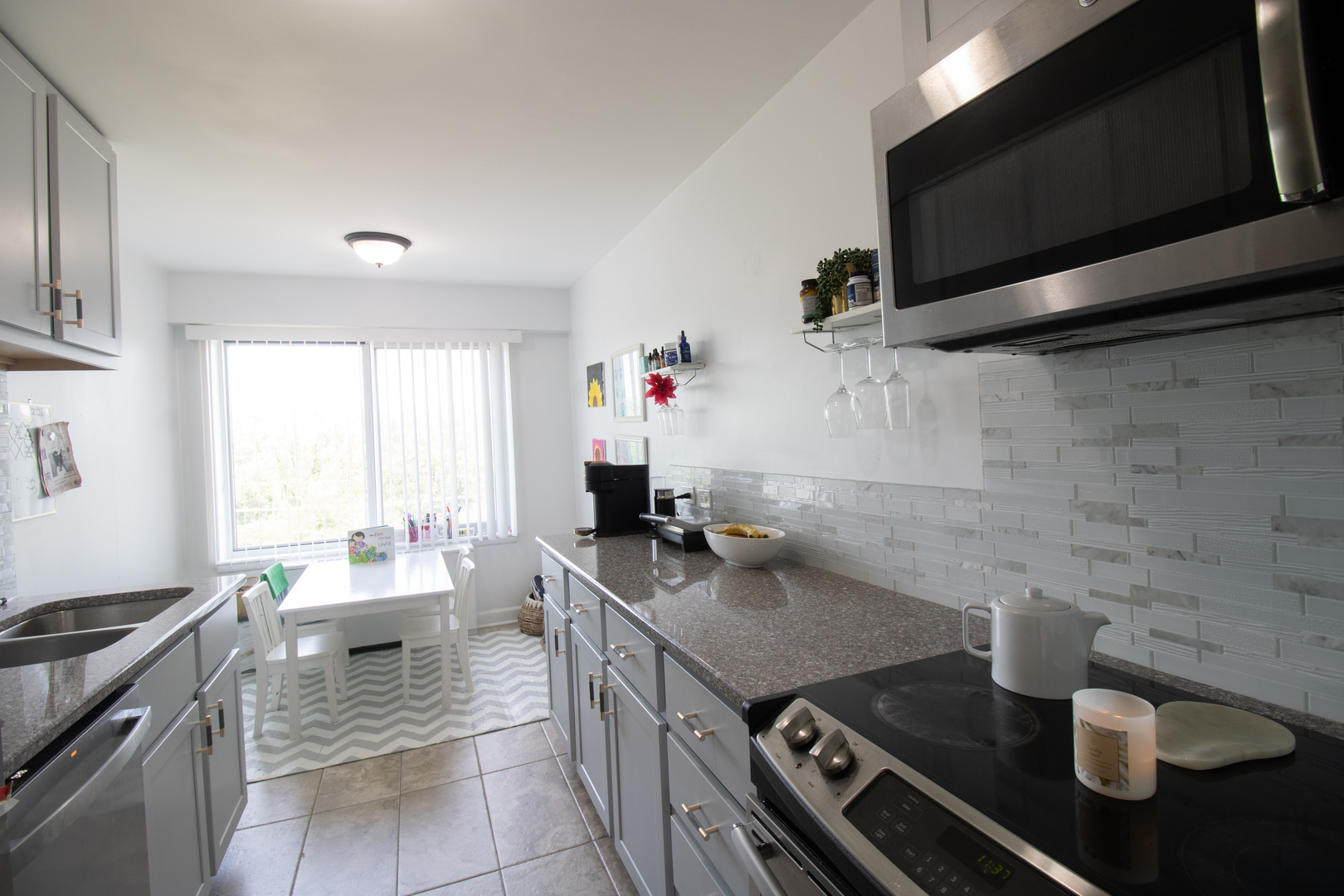 6833 N Kedzie Avenue 504 Property Photo 6