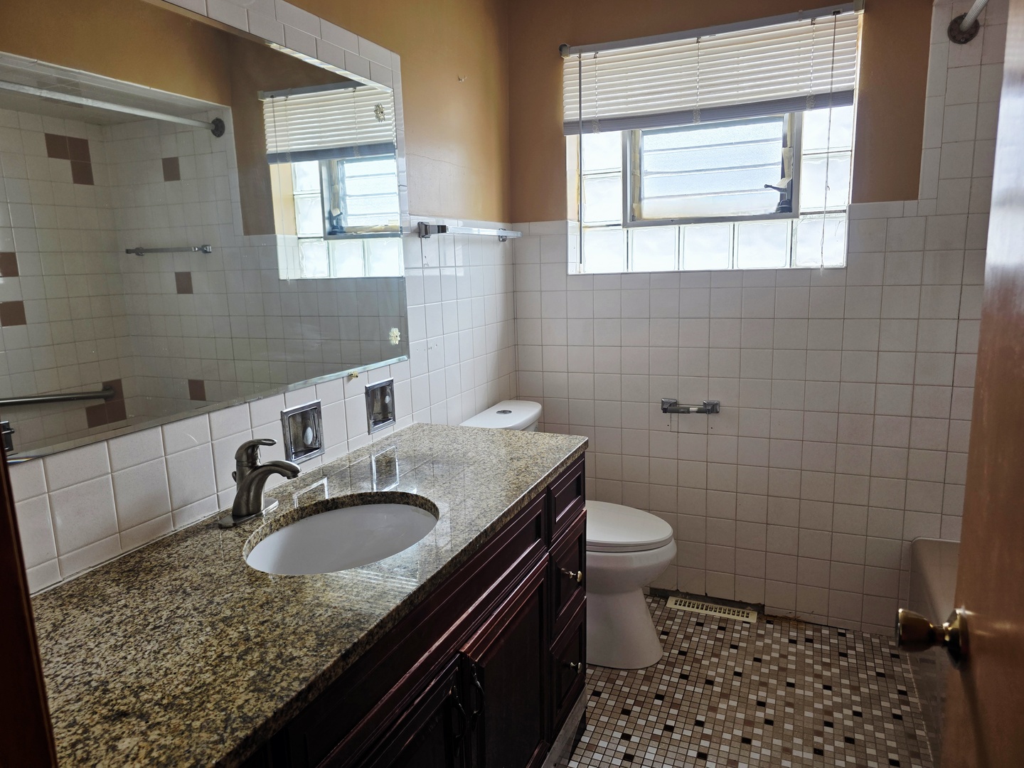 601 Yates Avenue Property Photo 7
