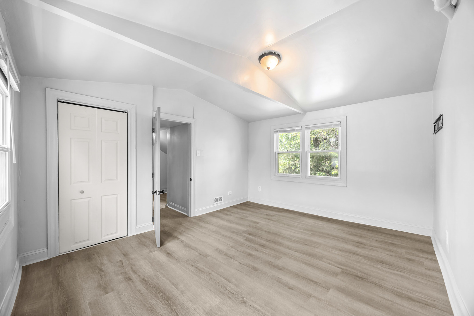 8607 S Morgan Street Property Photo 16