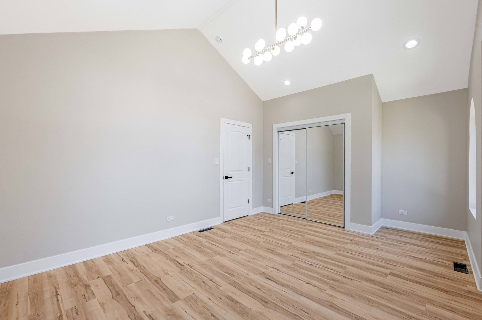921 N Lorel Avenue Property Photo 17