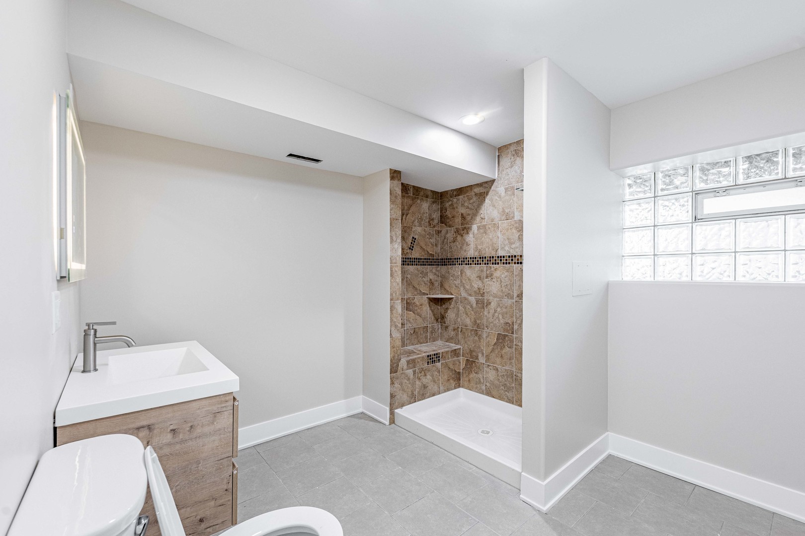 921 N Lorel Avenue Property Photo 29