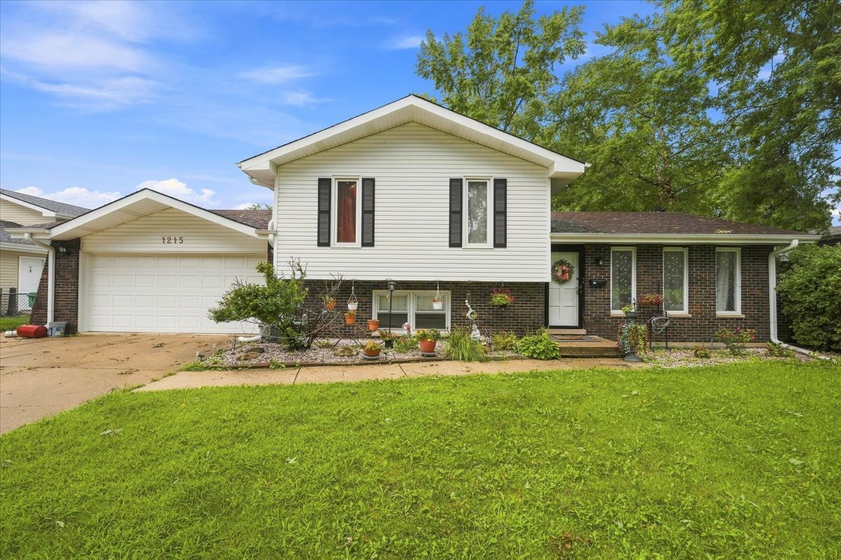 1215 Devonshire Drive Property Photo 1