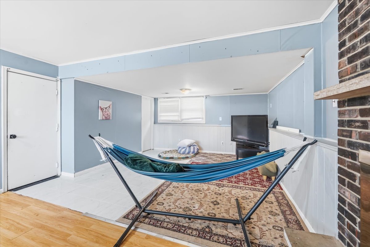 1215 Devonshire Drive Property Photo 11
