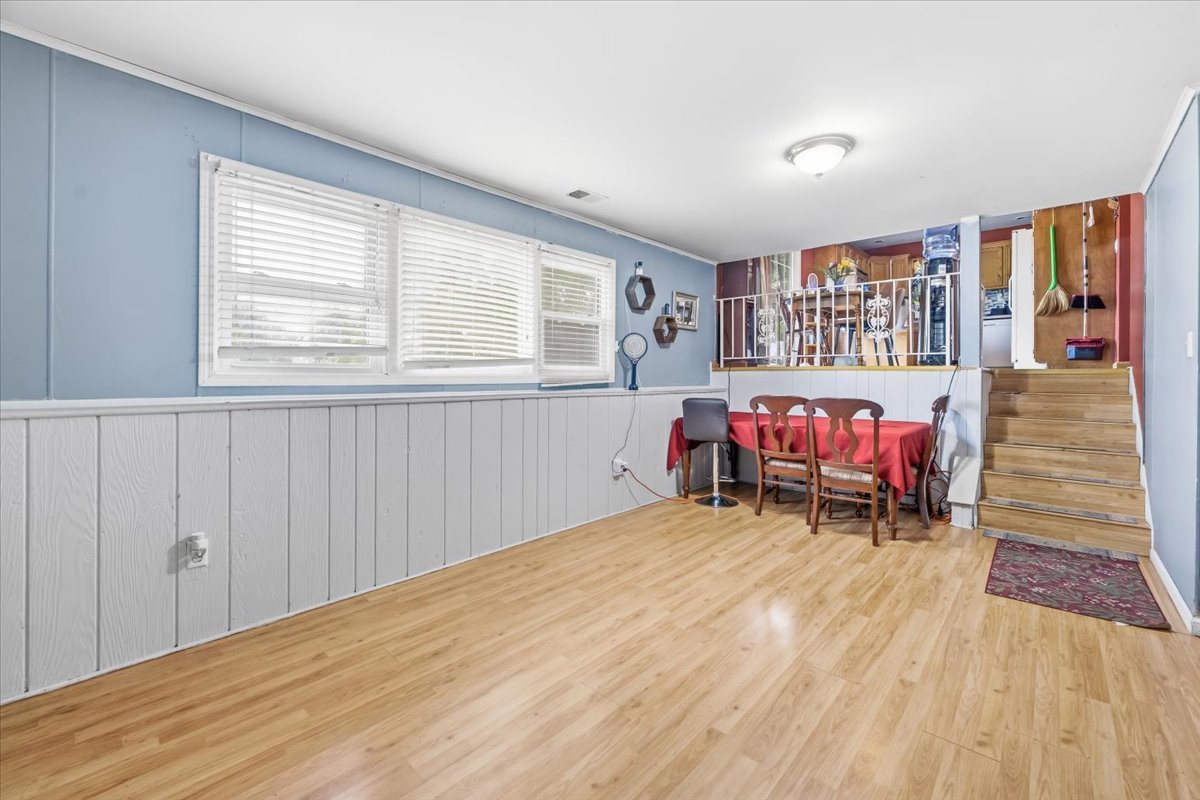 1215 Devonshire Drive Property Photo 12