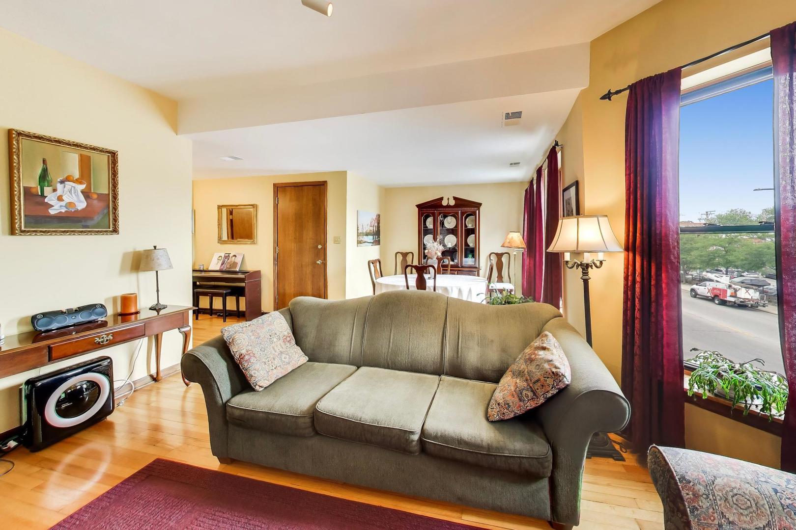 923 W Irving Park Road 2e Property Photo 6