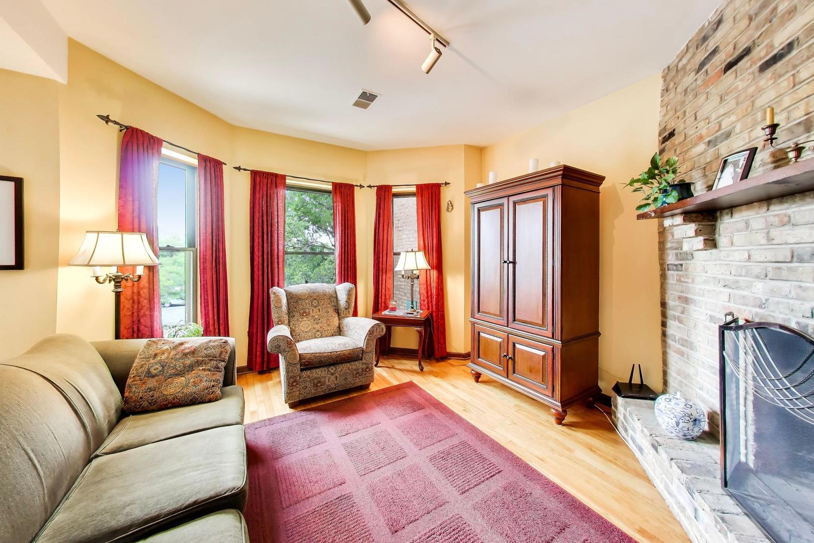923 W Irving Park Road 2e Property Photo 8