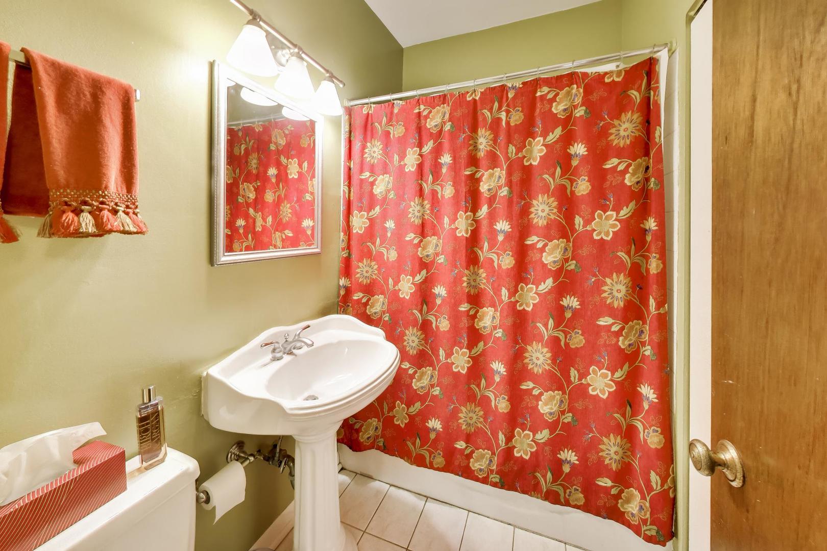 923 W Irving Park Road 2e Property Photo 18