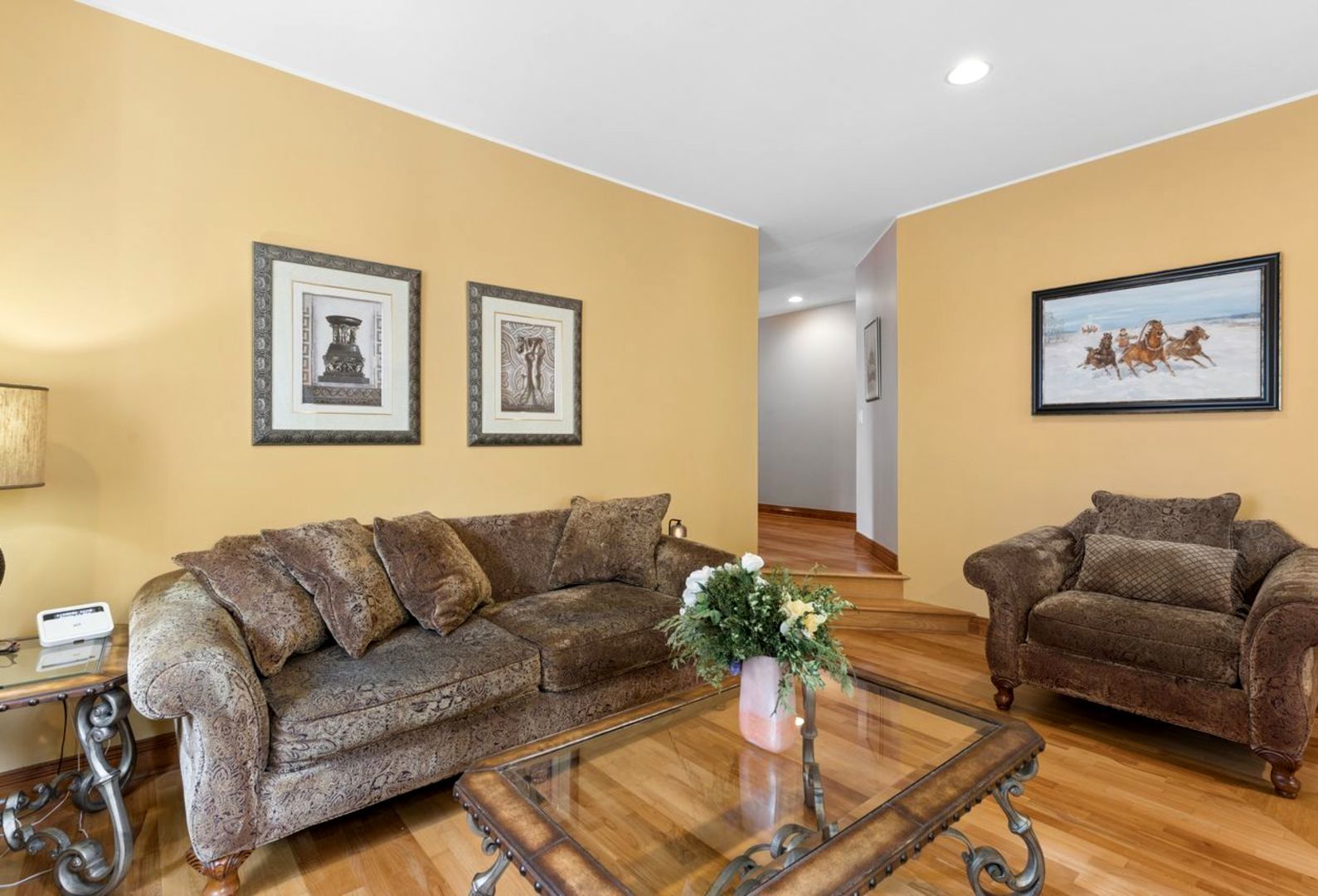 3328 N Plainfield Avenue Property Photo 6
