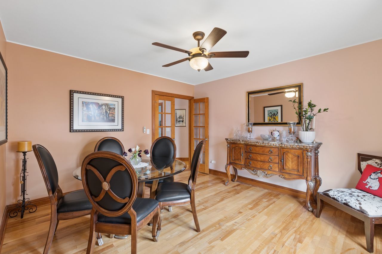 3328 N Plainfield Avenue Property Photo 9