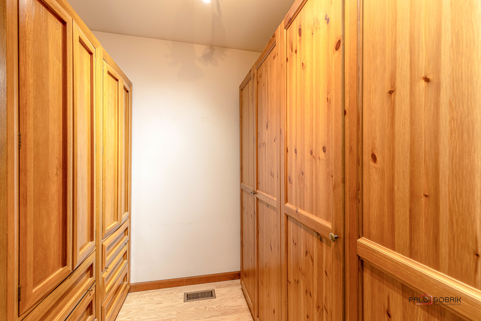 1551 Crowfoot Circle Property Photo 24