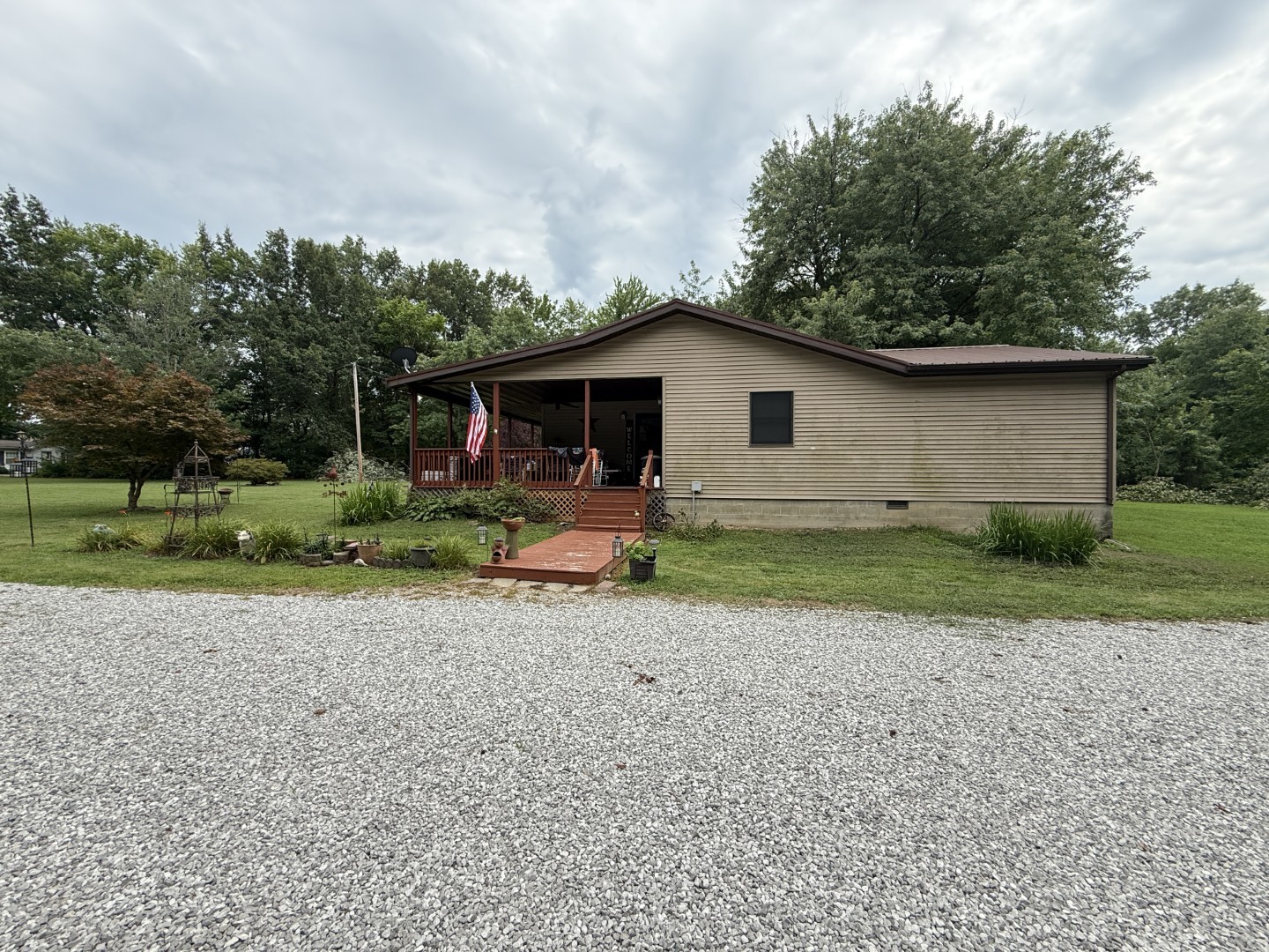 6671 Main Street Property Photo 9