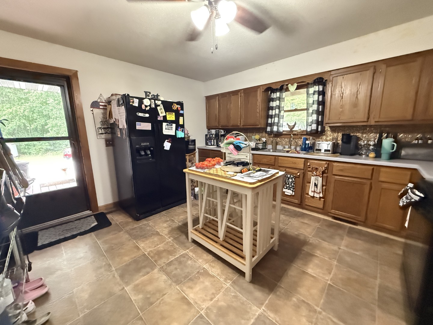 6671 Main Street Property Photo 15