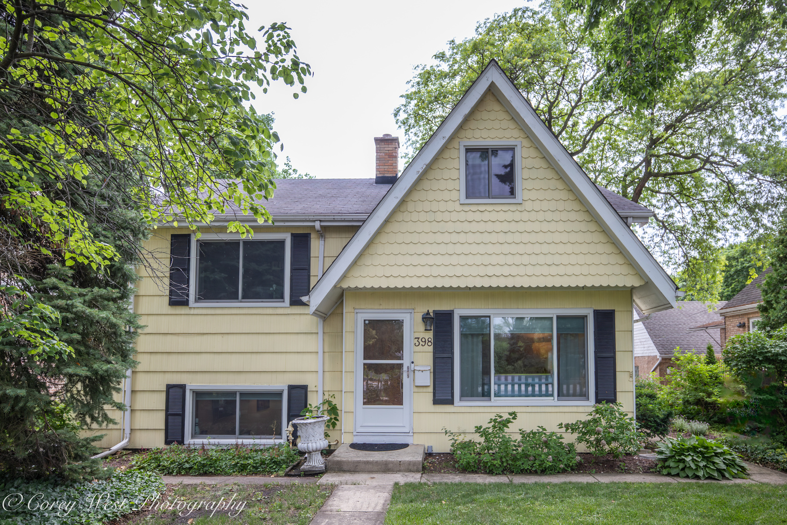398 W Saint Charles Road Property Photo 1