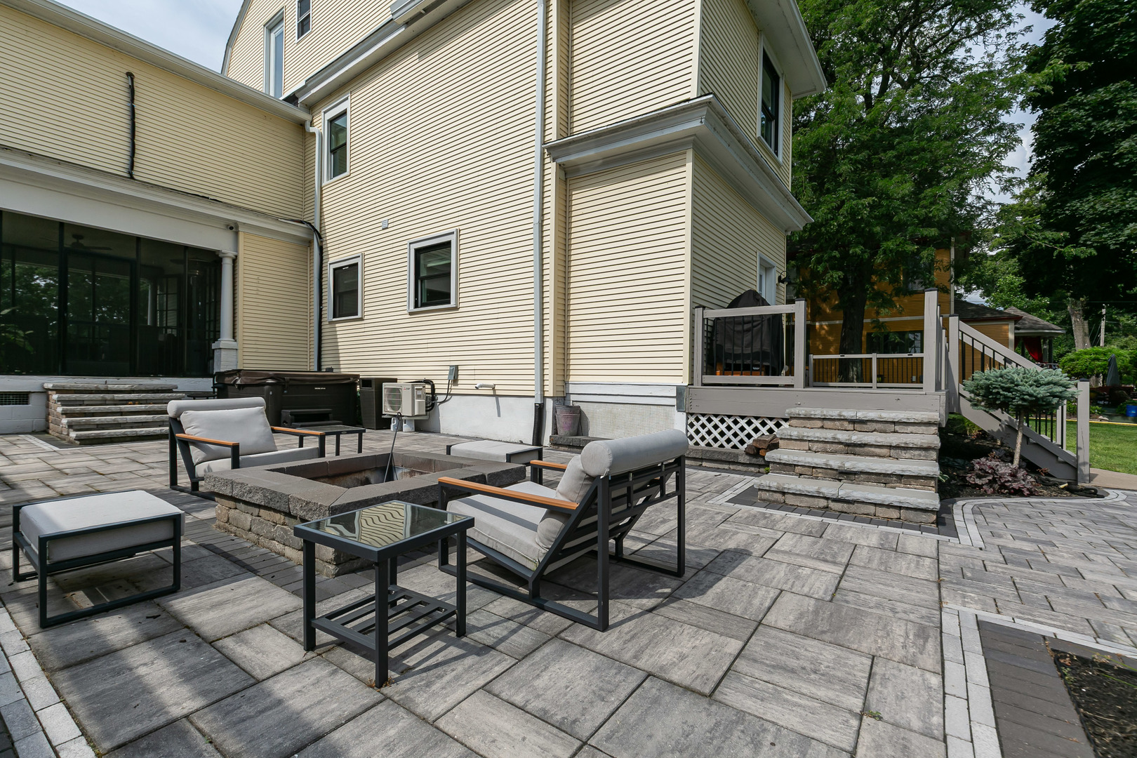 1612 Prospect Terrace Property Photo 4