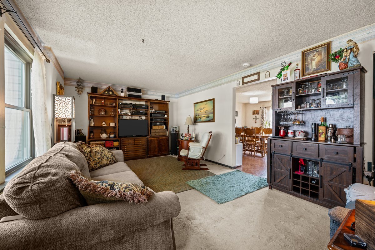205 Robbin Drive Property Photo 3