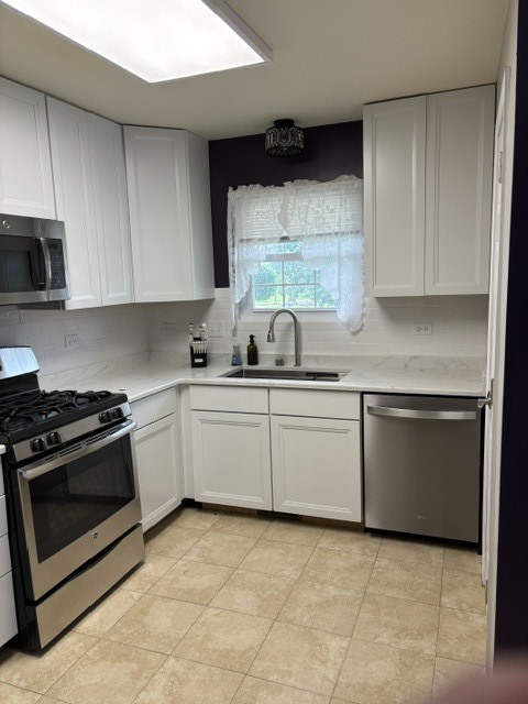 364 Ogden Falls Boulevard Property Photo 7
