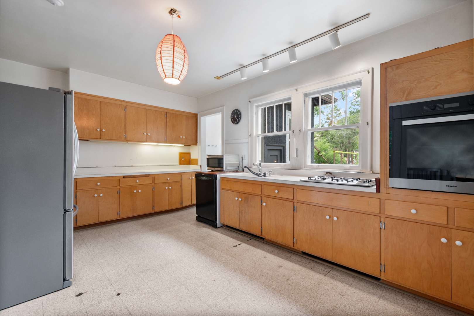 1011 Crain Street Property Photo 10