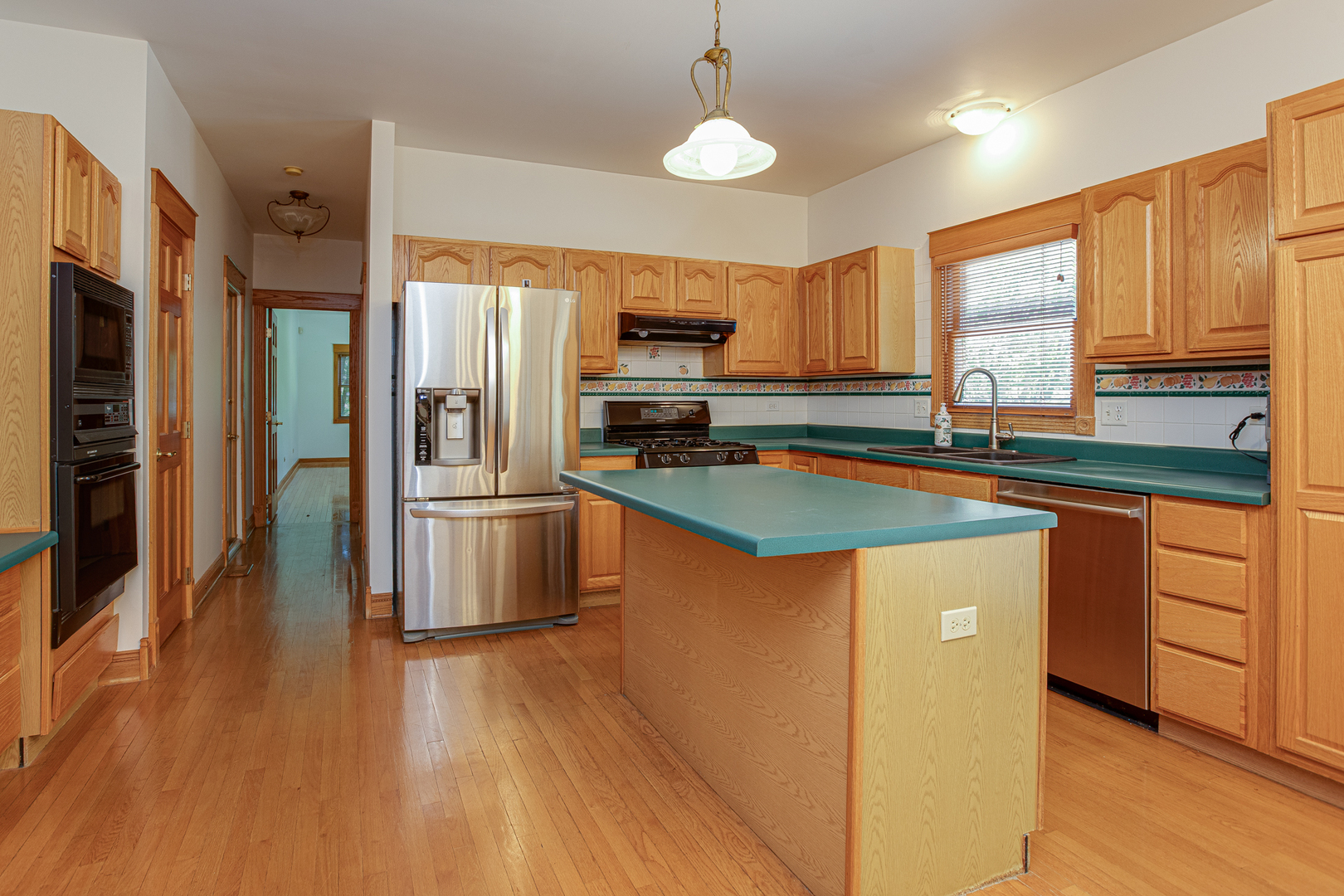 4n411 Trinity Lane Property Photo 6