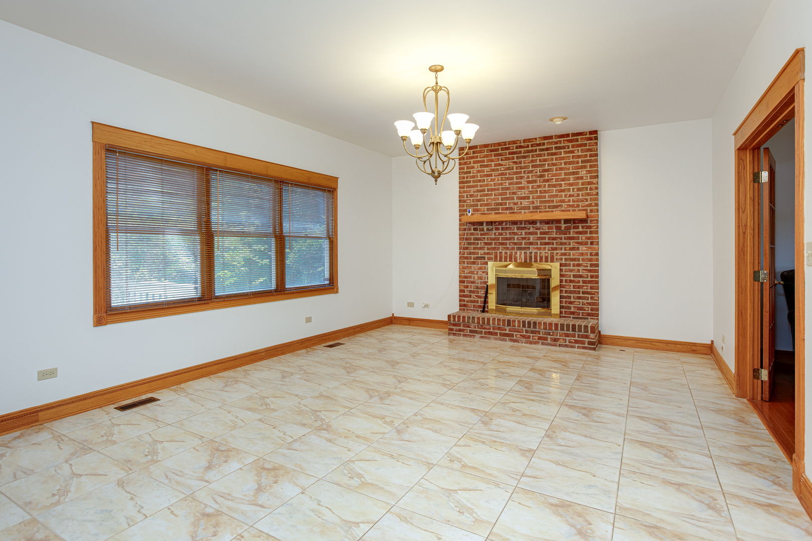 4n411 Trinity Lane Property Photo 9