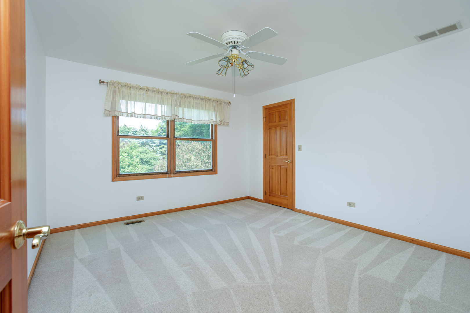 4n411 Trinity Lane Property Photo 14