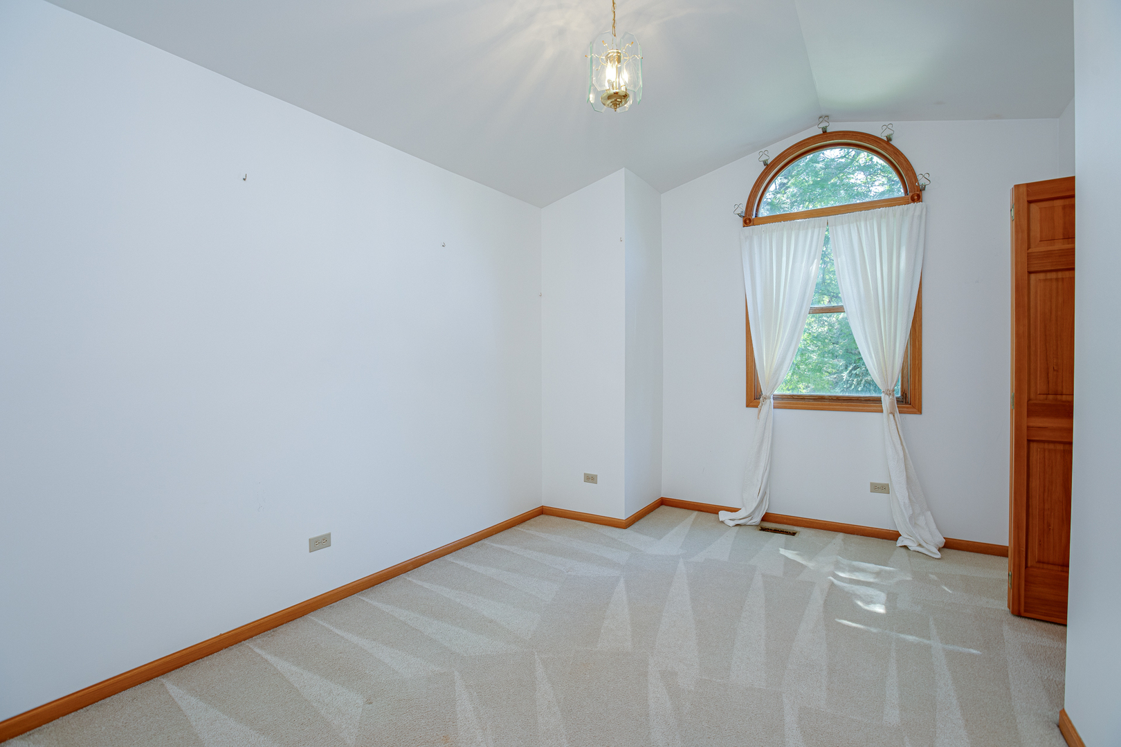 4n411 Trinity Lane Property Photo 16