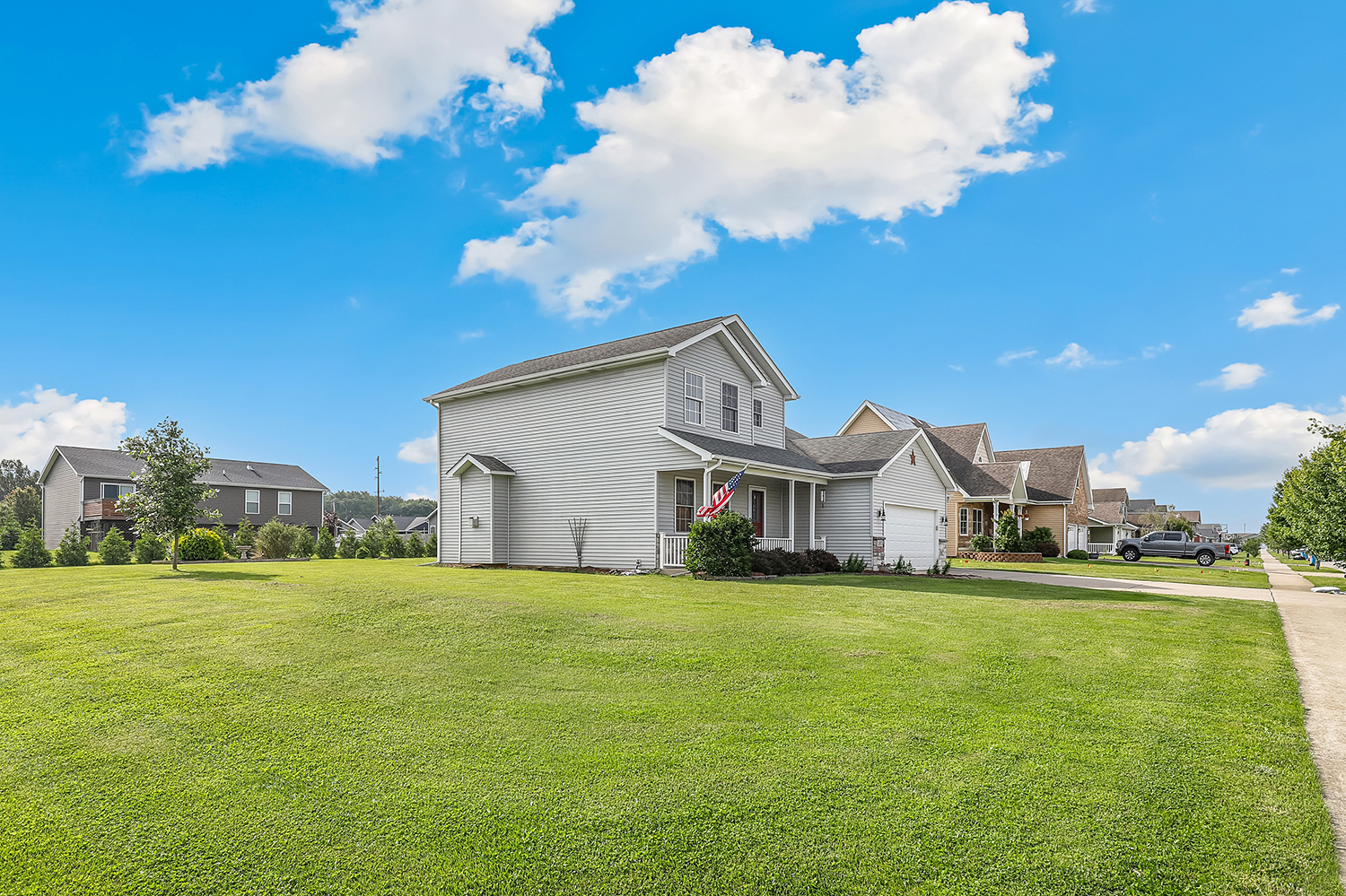 14901 Euclid Street Property Photo 4
