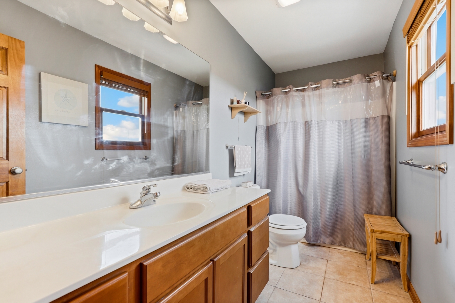 14901 Euclid Street Property Photo 18